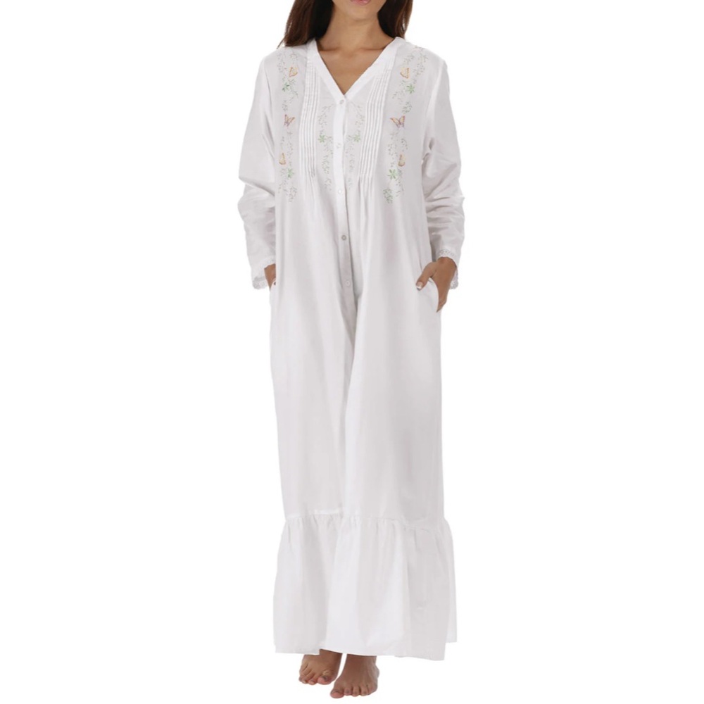 White Embroidered Nightgown, EUC, size medium